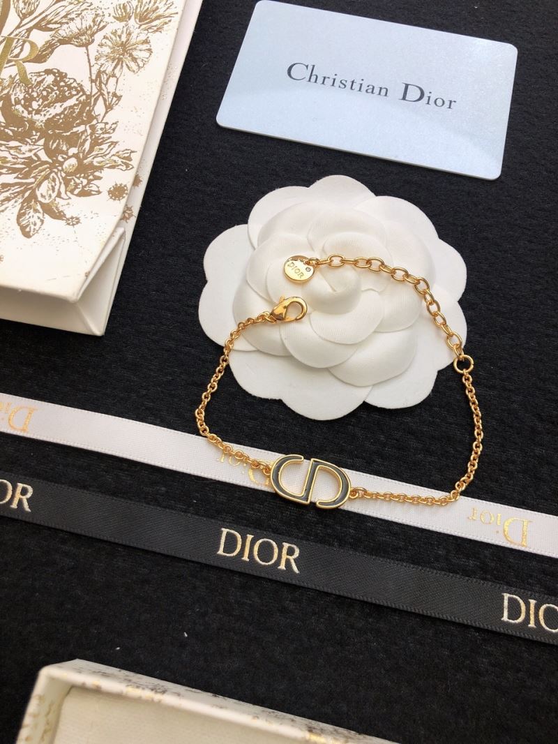 chr1st1an D10r bracelets